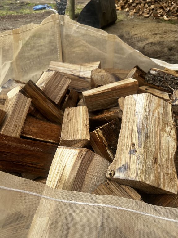 Egetræ i pallesæk 1,5 krm i 25 cm stykker